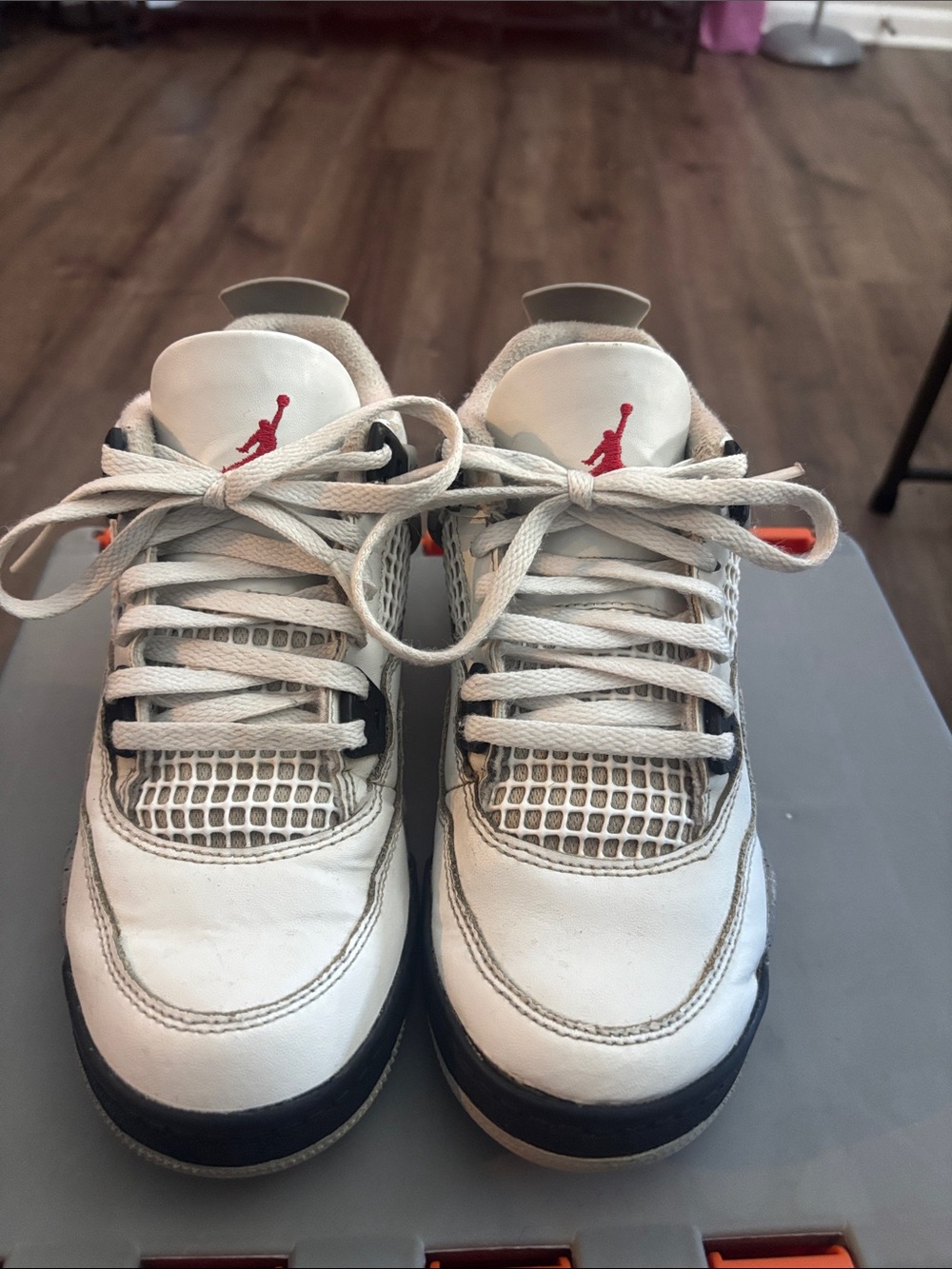 Jordan 4 Retro Kids Sz 2Y White and Cement Sneakers with Red Jumpman